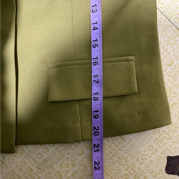 Vintage Green Tailored Blazer with Collared Neckline - Picture 8 of 10